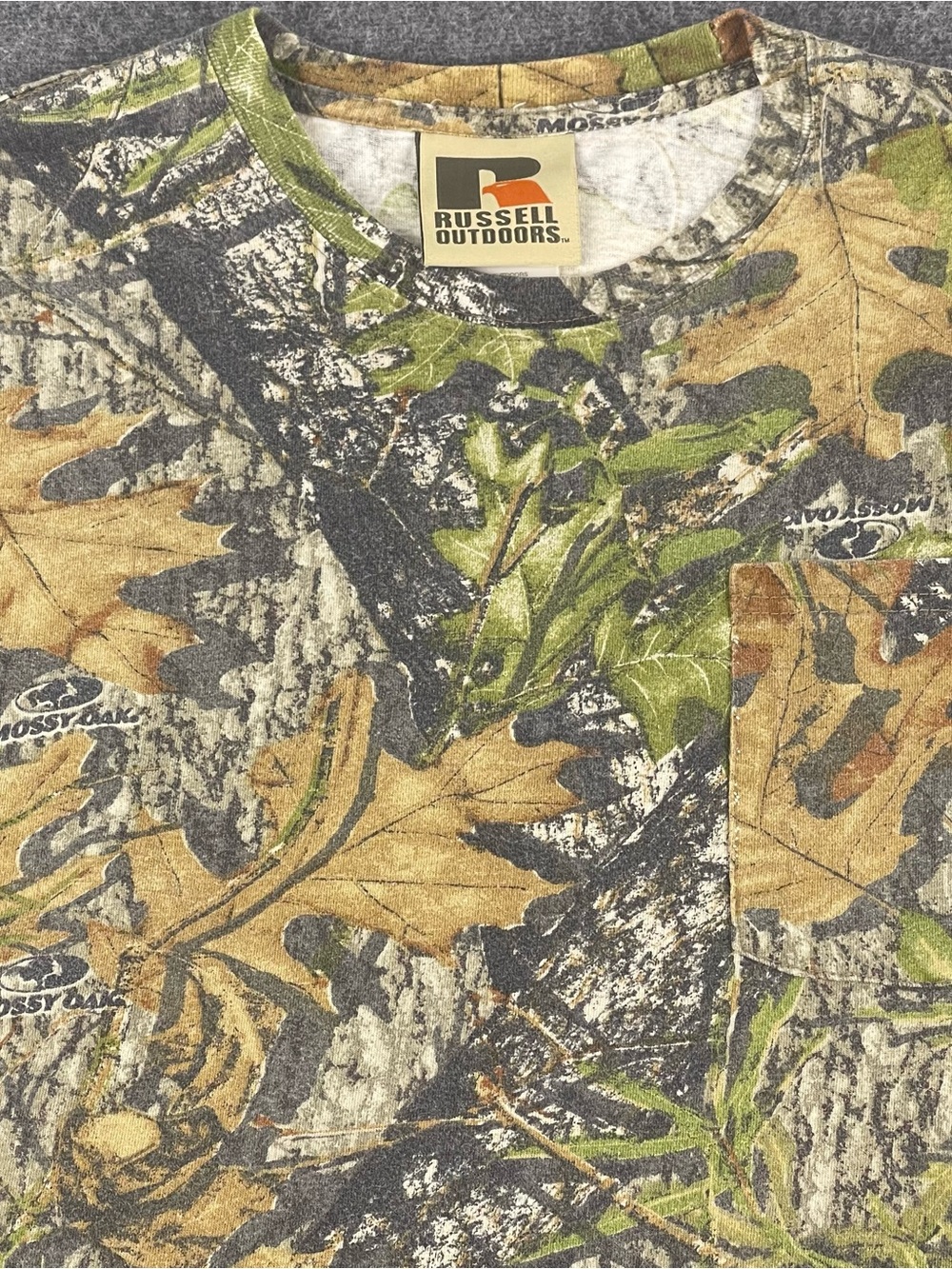 Russell Outdoors Shirt Mens L Mossy Oak Obsession Camouflage Pocket Tshirt Y2K